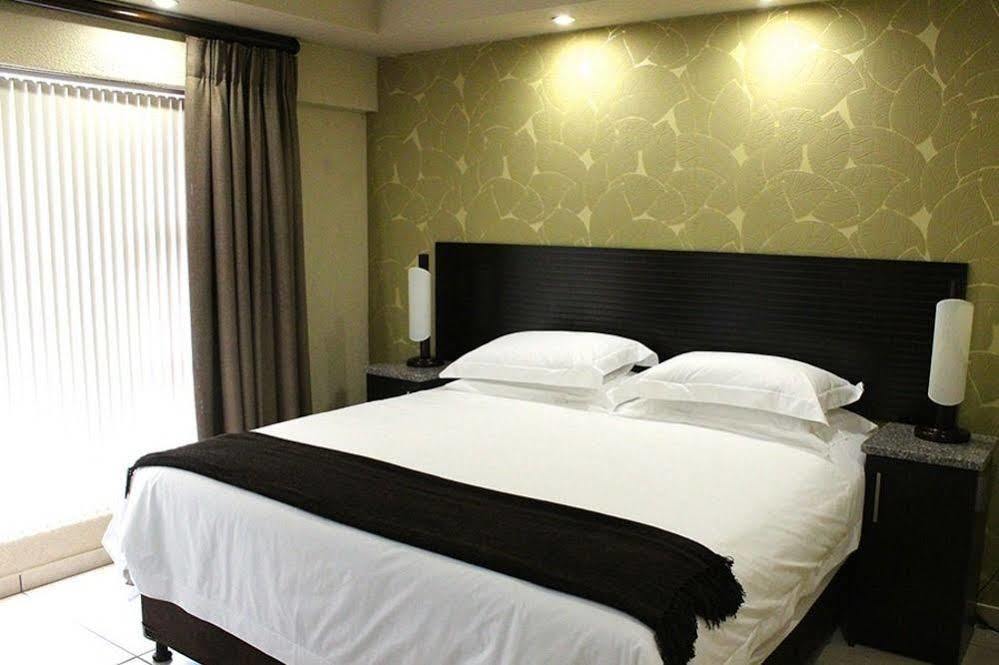 Desroches Hotel Margate Esterno foto